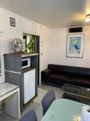 Cuisine ou kitchenette dans l'établissement Zola