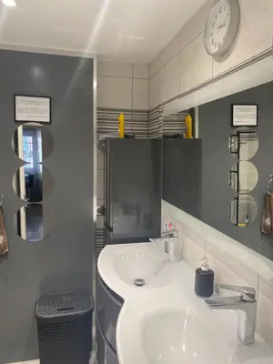 Salle de bains dans l'établissement Zola