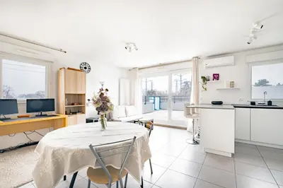 Cuisine ou kitchenette dans l'établissement Appartement T2 neuf - Grande Terrasse de 25m2