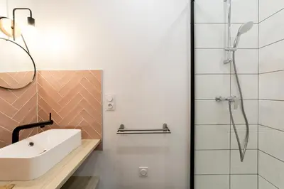 Salle de bains dans l'établissement All in Lyon | Studio confortable | métro Garibaldi