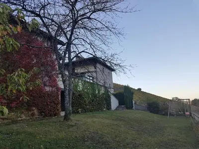 Jardin de l'établissement Charmante maison au calme pour 6 personnes