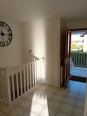 Plan de l'établissement Grand Appartement avec cheminée dans maison, parking gratuit
