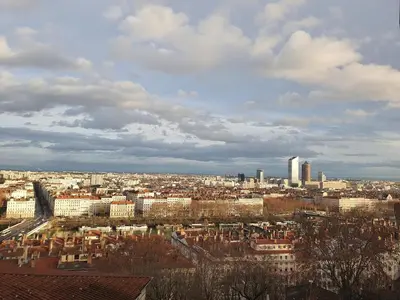 Vue générale sur Lyon ou vue de la ville depuis l'appartement