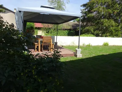 Jardin de l'établissement Gîte 10 personnes maison entière