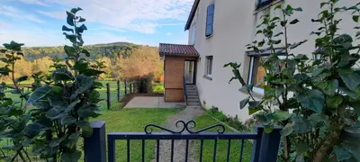 Jardin de l'établissement Le Cocon Beaujolais