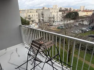 Balcon ou terrasse dans l'établissement Bel Appartement spacieux T4 avec 2 Parkings privée Gratuit