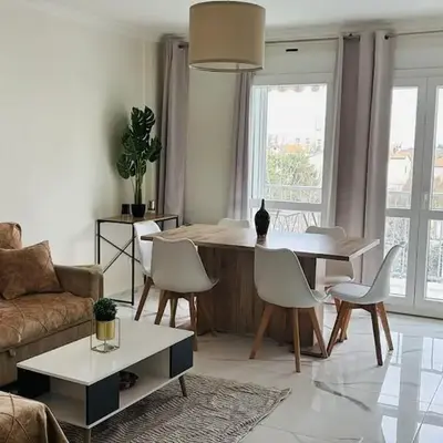 Bel Appartement spacieux T4 avec 2 Parkings privée Gratuit