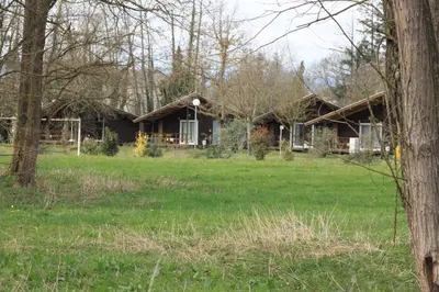 Jardin de l'établissement CAMPING DE LA CHALARONNE