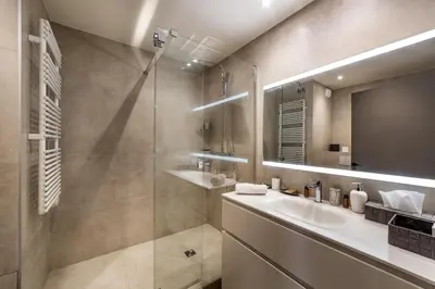 Salle de bains dans l'établissement All in Lyon | Moderne et lumineux Part-Dieu