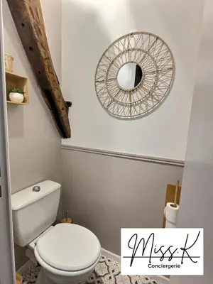 Salle de bains dans l'établissement ''La Fenêtre sur le marché'' de Miss.K Conciergerie