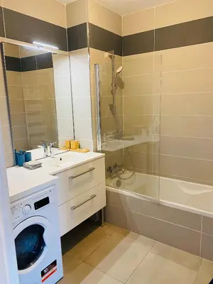 Salle de bains dans l'établissement Appartement T3 Confluence