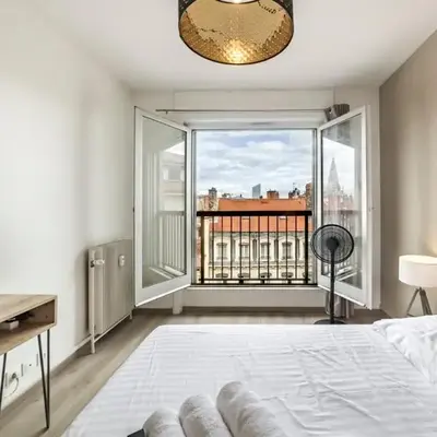 AllinLyon | Studio vue toits Presqu’île