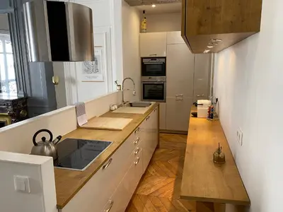 Cuisine ou kitchenette dans l'établissement Beautiful 3BR Apt in Lyon Center