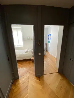Un ou plusieurs lits dans un hébergement de l'établissement Beautiful 3BR Apt in Lyon Center