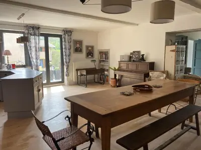 Cuisine ou kitchenette dans l'établissement Maison sur cour