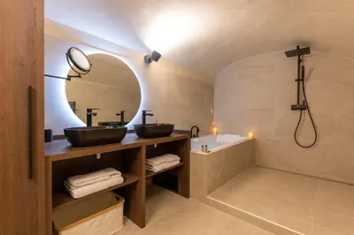 Salle de bains dans l'établissement Cocoon du vieux Lyon - Luxury apartment - Balneo