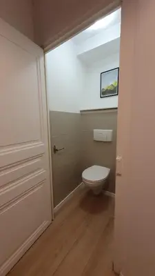Salle de bains dans l'établissement Le Central