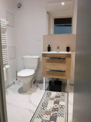 Salle de bains dans l'établissement Proche Hôpital LyonSud Metro B Calme et WiFi